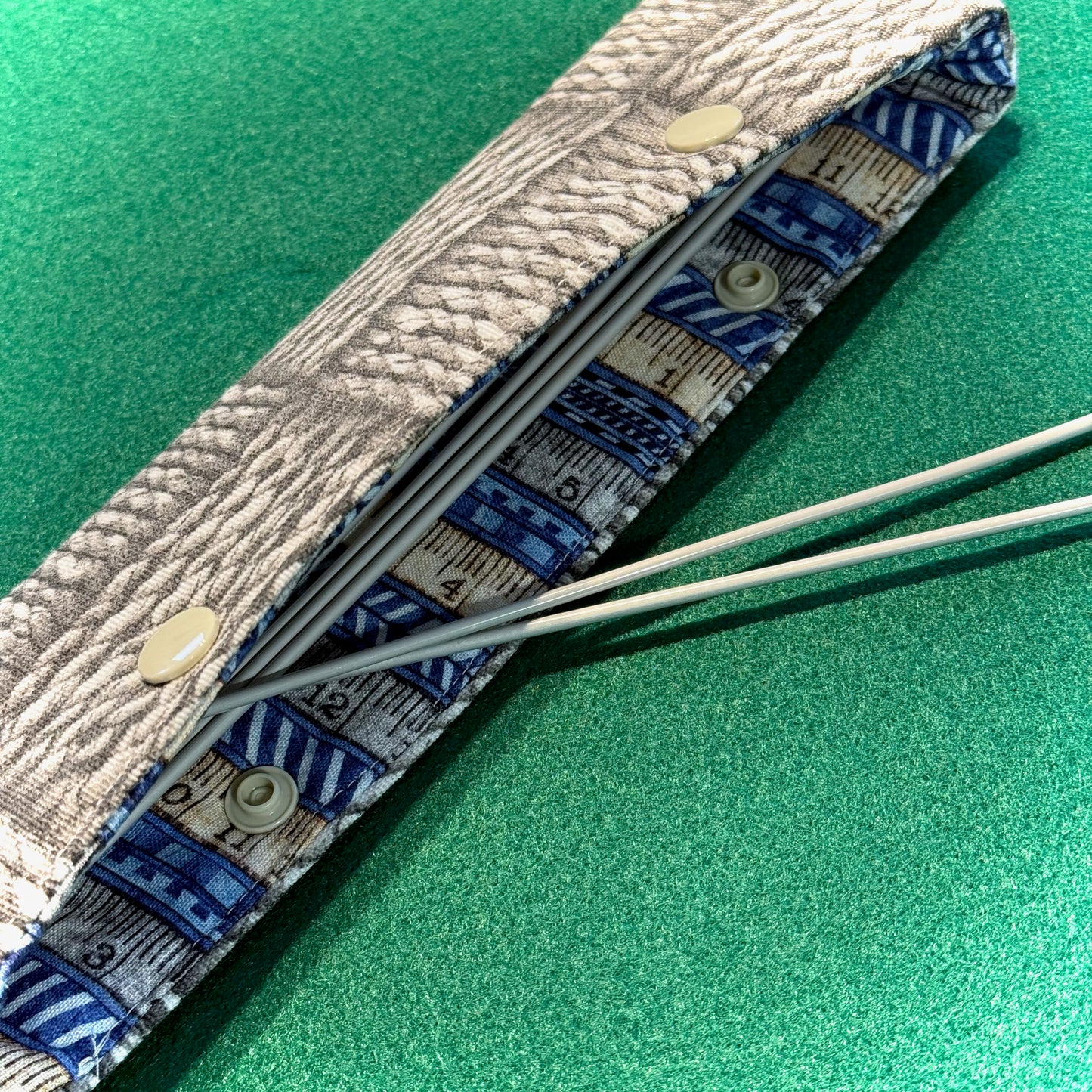 Nadelgarage "Gestrickt"