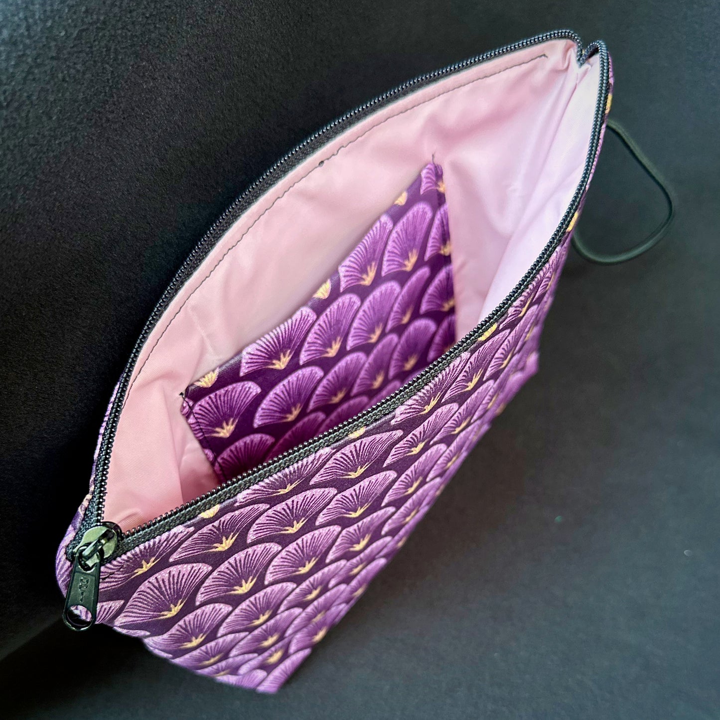 Kosmetiktäschchen Midi - Einzelstück Bögen violett