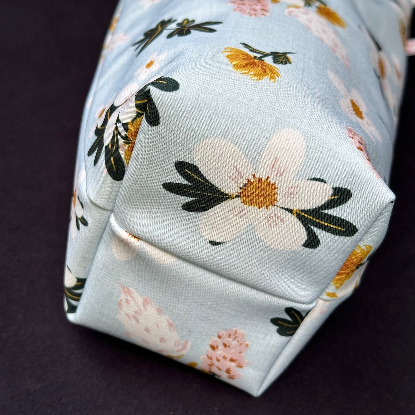 "Flaschentasche" XL - Einzelstück Zarte Blumen