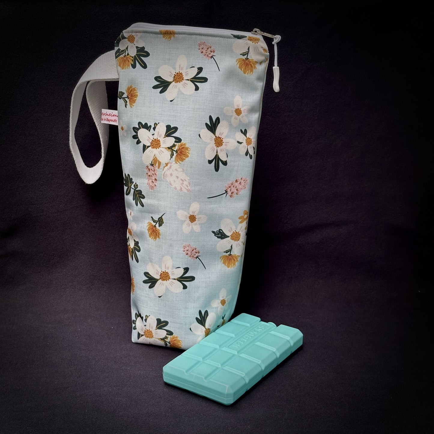"Flaschentasche" XL - Einzelstück Zarte Blumen