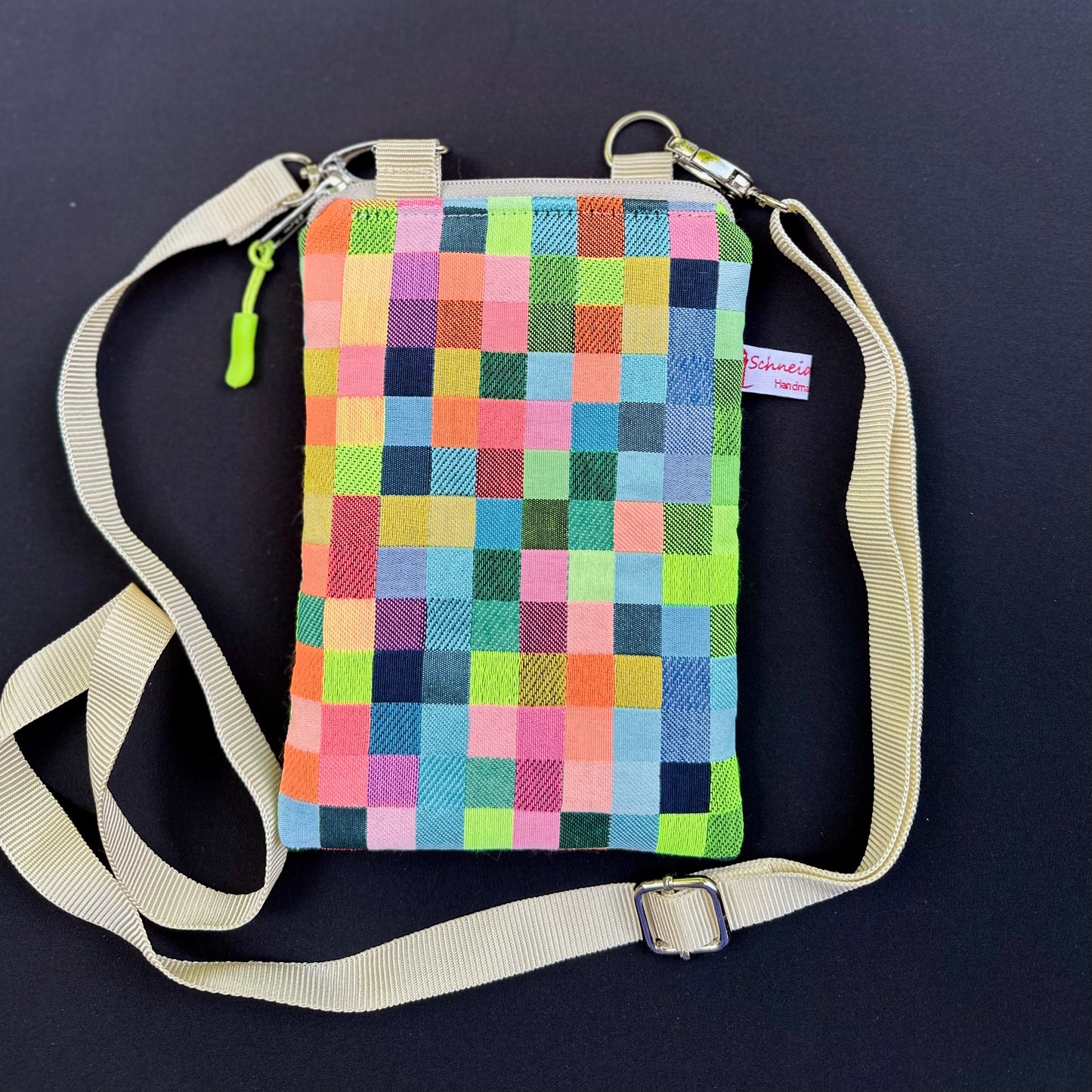 Handytasche "Frieda" - Einzelstück Gobelin Neon Pixel