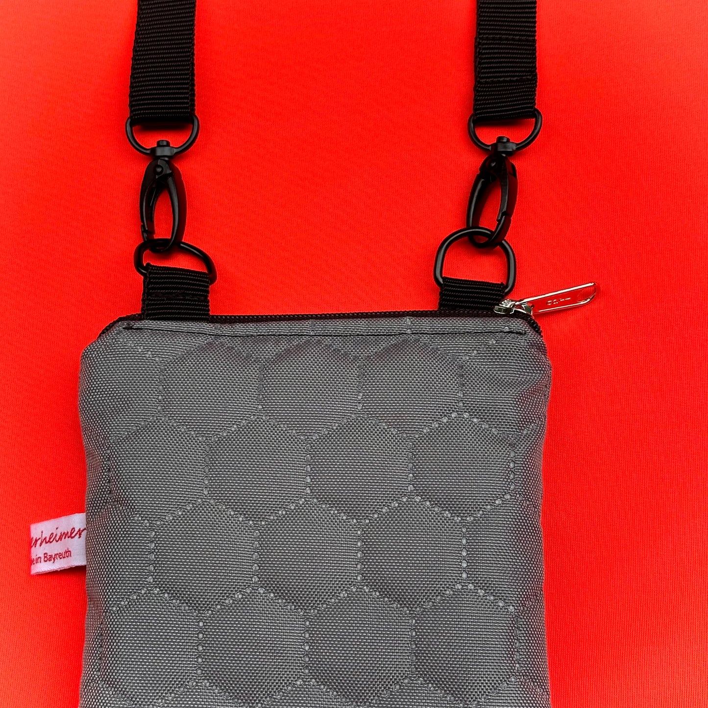 Handytasche "Frieda" - Einzelstück Stepp in Silbergrau Unisex