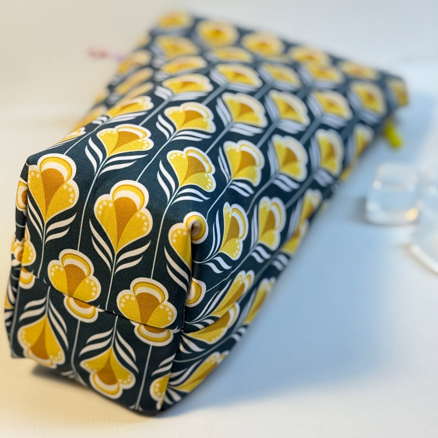 "Flaschentasche" - Einzelstück Retro-Blumen