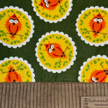 "Petra" im Quadratformat -  Einzelstück Cord mit Fröhlichen Eulen