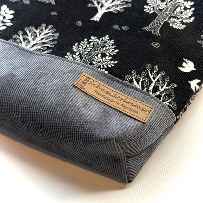 "Petra" im Quadratformat -  Einzelstück Cord mit Bäumen