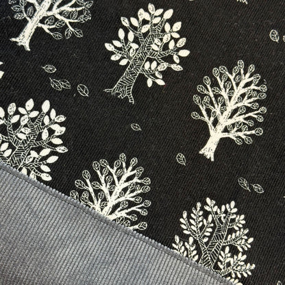 "Petra" im Quadratformat -  Einzelstück Cord mit Bäumen