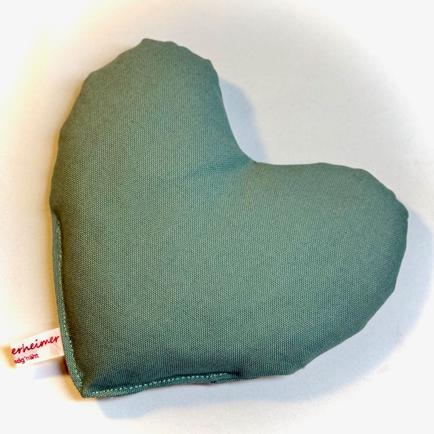 "Herzenswärmer" bestickt -  "Du passt perfekt in mein Herz" Salbei