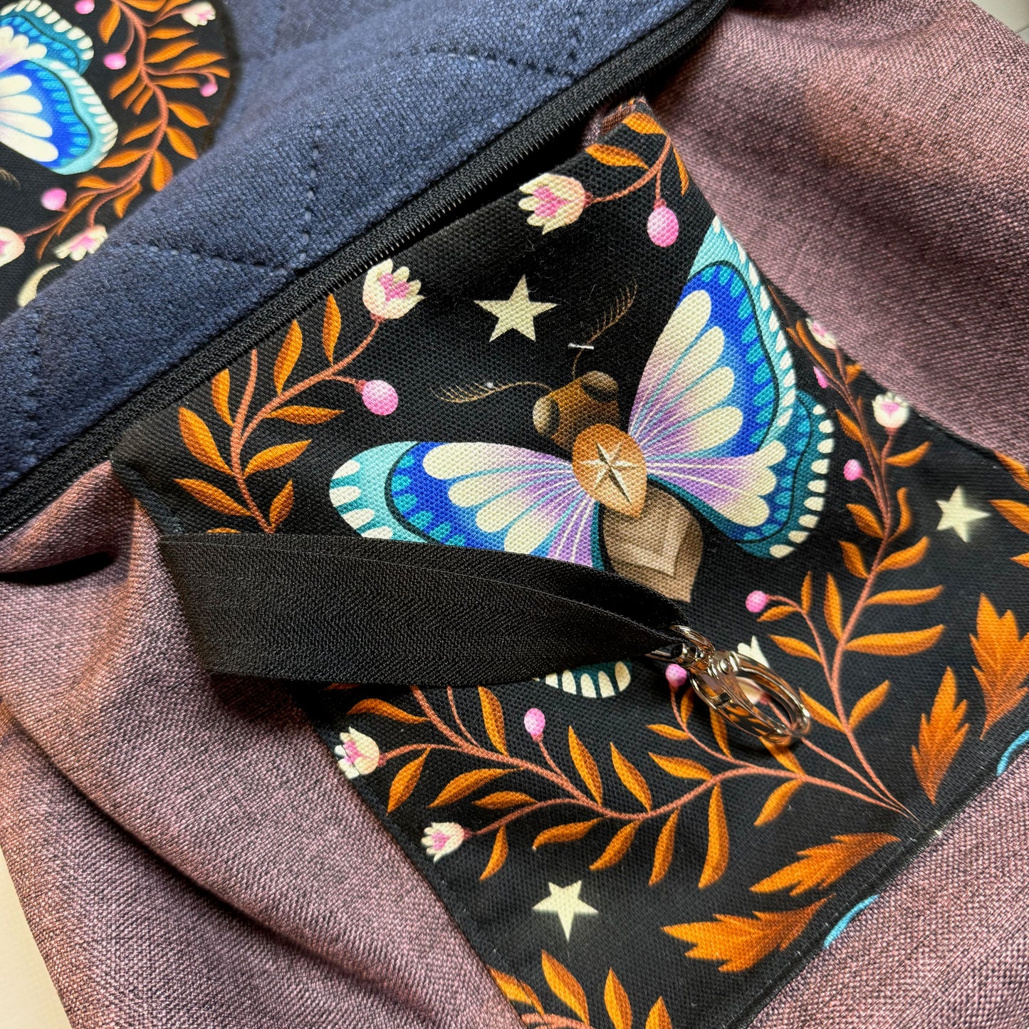 Große Umhängetasche "Lina" in Stepp - Einzelstück Luna Moth