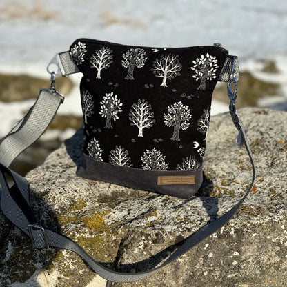 "Petra" im Quadratformat -  Einzelstück Cord mit Bäumen