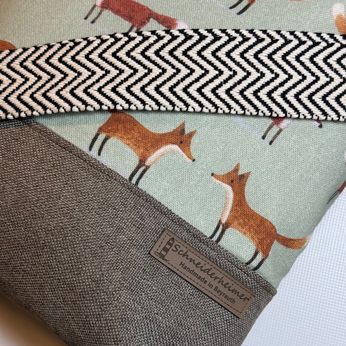 Große Umhängetasche "Kerstin" - Einzelstück Füchse