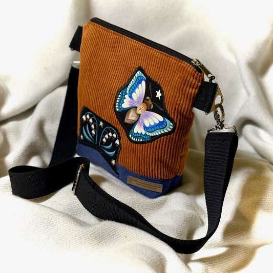 "Petra" im Quadratformat Cord -   Einzelstück Luna Moth