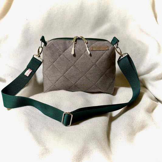 Umhängetasche "Leni" in Stepp - Einzelstück Beige mit Grün