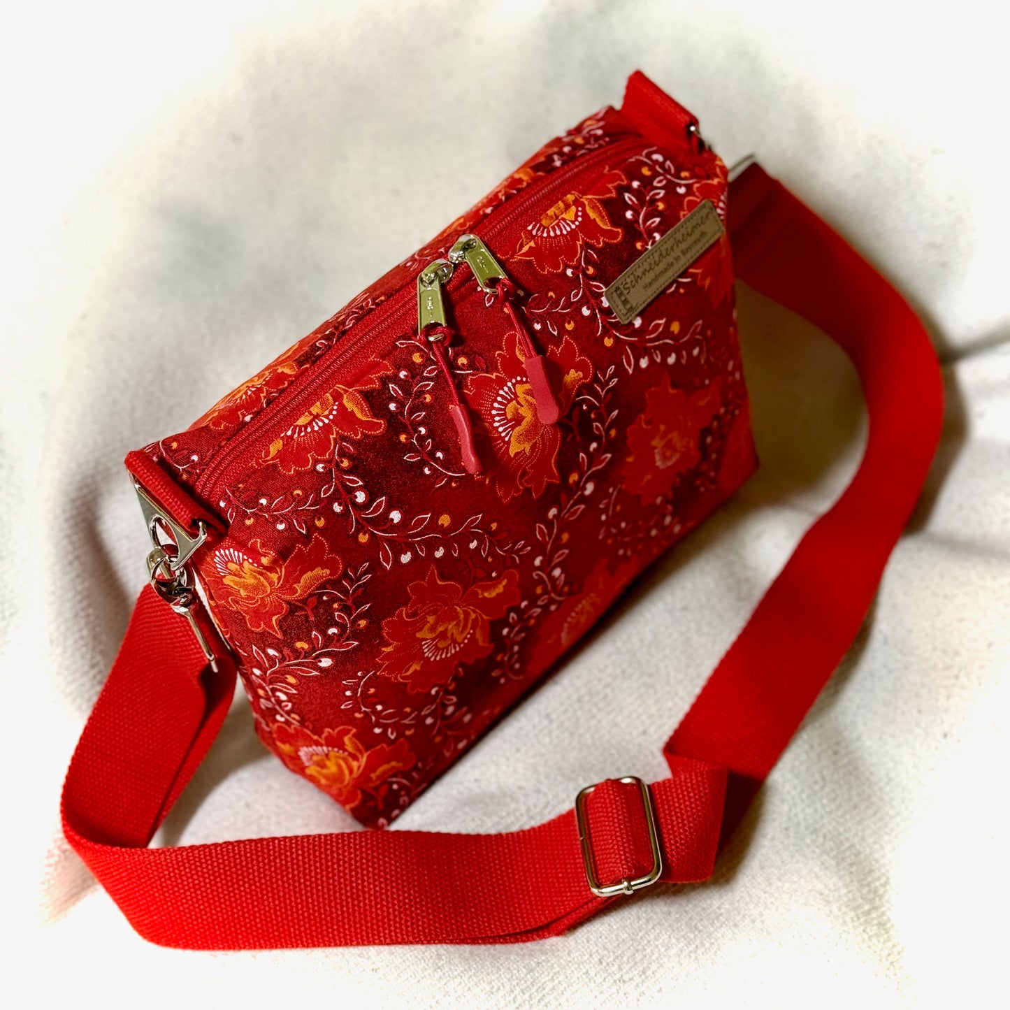 Umhängetasche "Leni"- Einzelstück Rosenrot