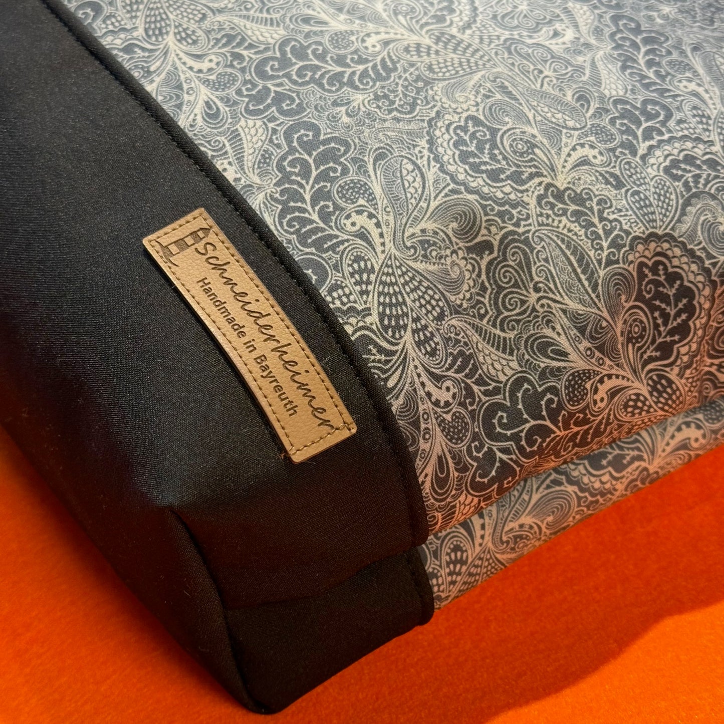 "Allwetter-Petra"- Einzelstück Paisleys