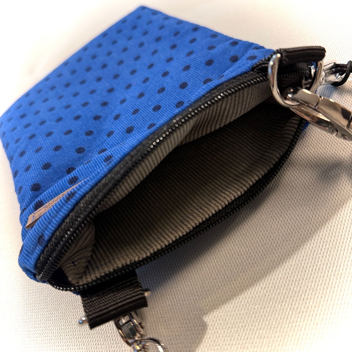 "Frieda" in Cord - Einzelstück Punkte Blau