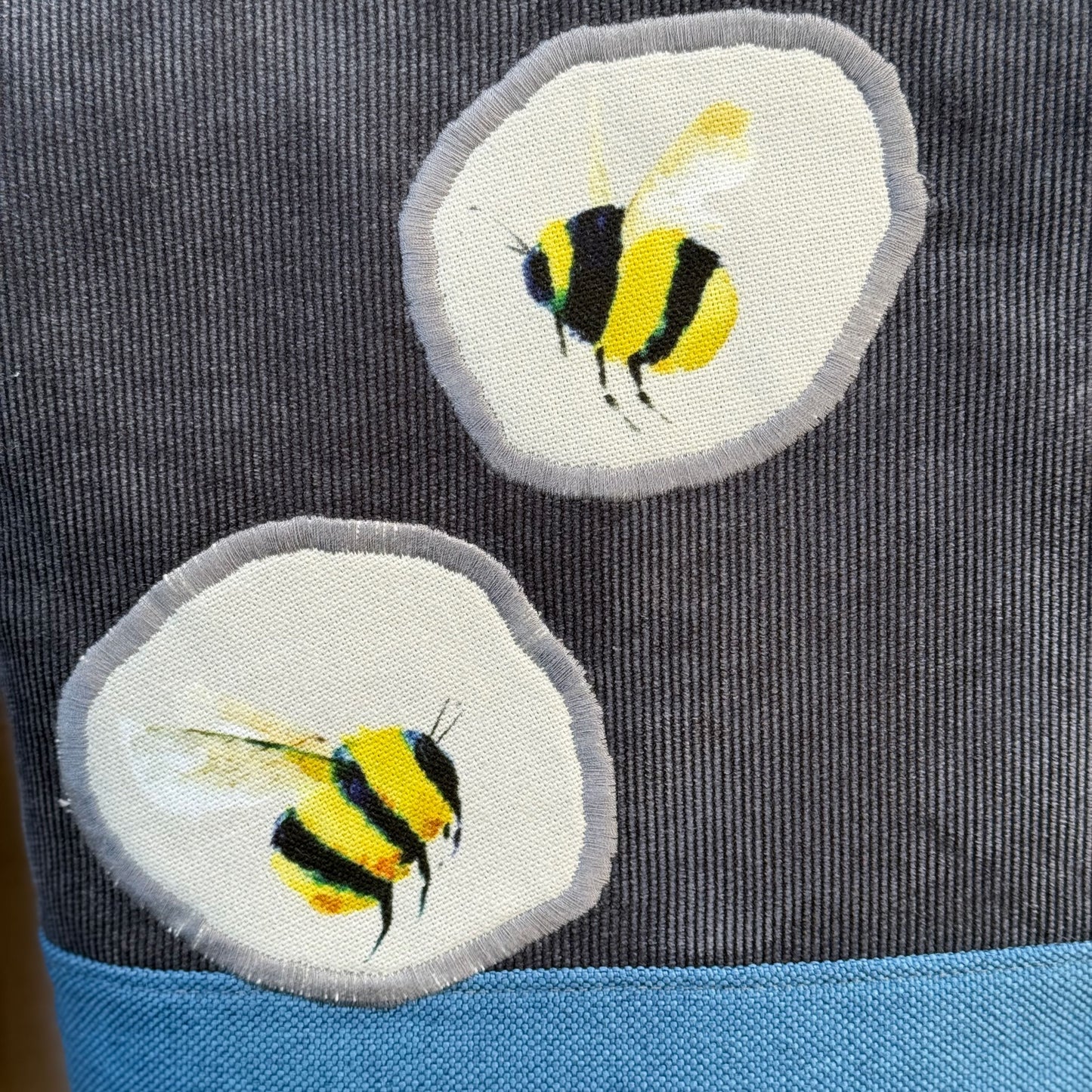 "Kerstin" in Cord - Hummeln