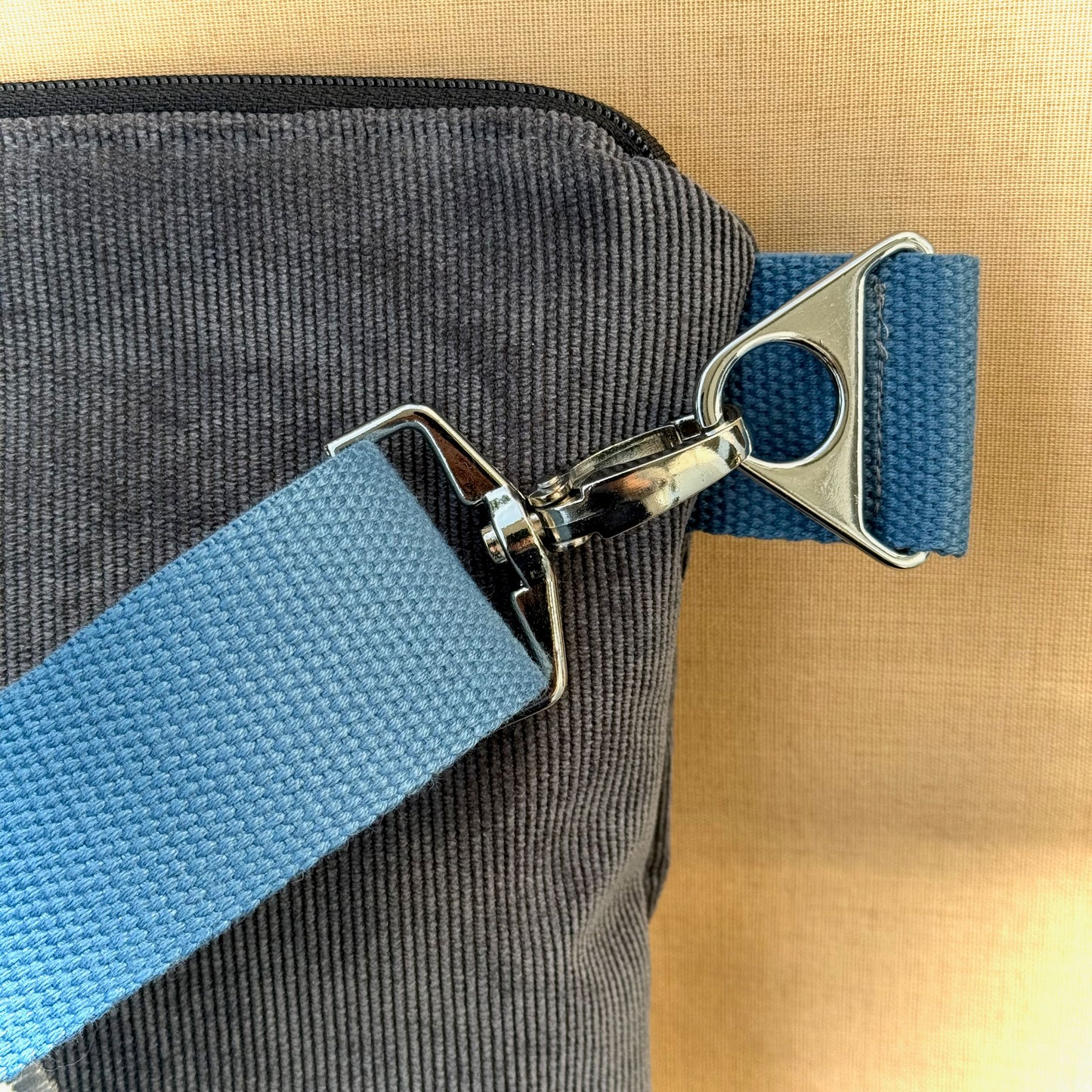 "Kerstin" in Cord - Hummeln