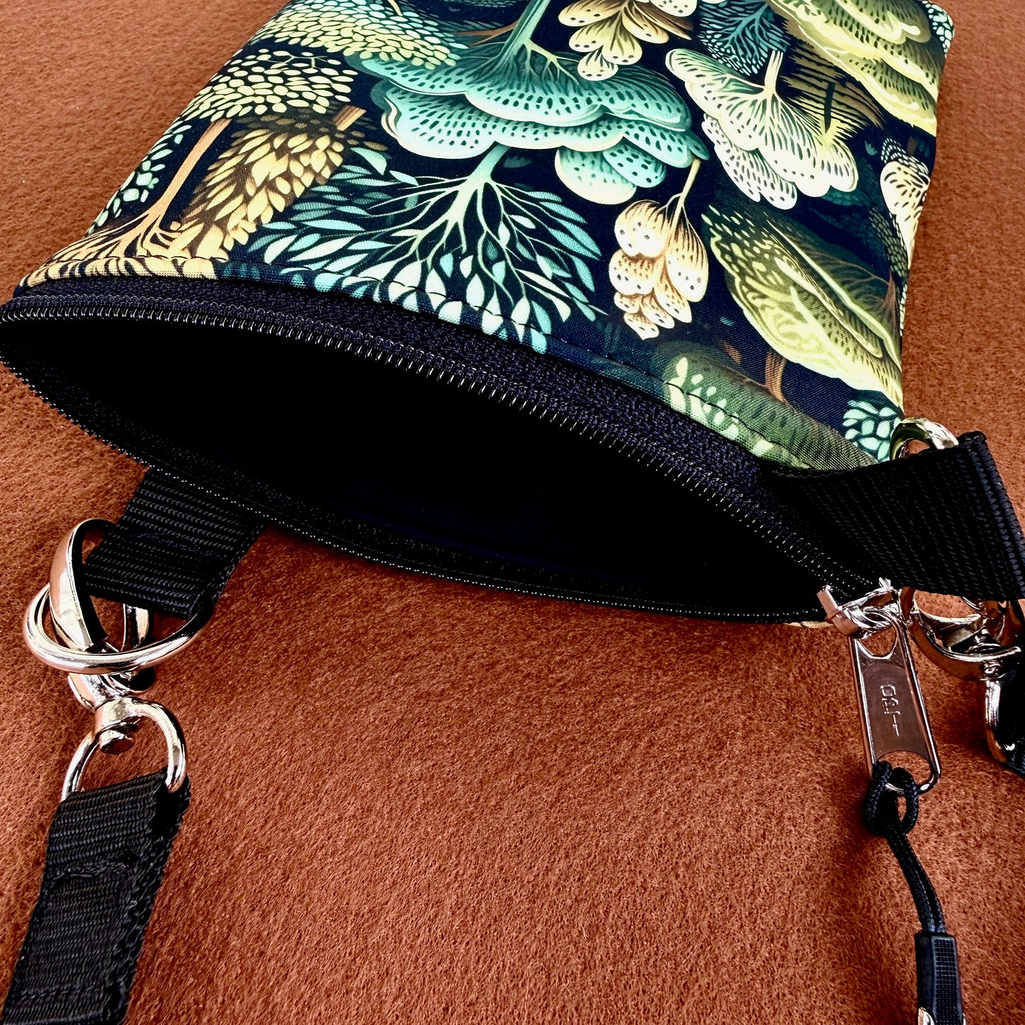 "Allwetter-Frieda" - Einzelstück Softshell Frühlingsbäume