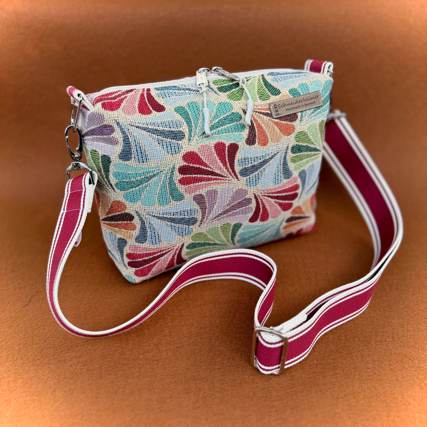 Umhängetasche "Leni"- Einzelstück Gobelin Fächer