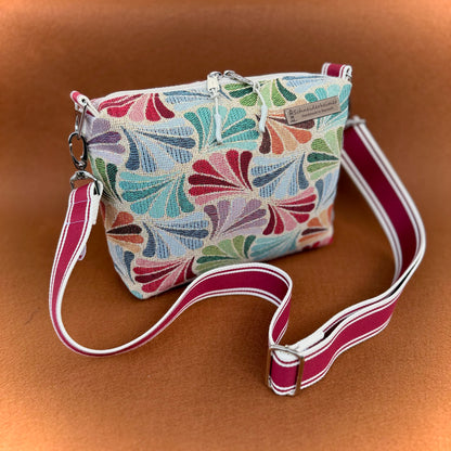 Umhängetasche "Leni"- Einzelstück Gobelin Fächer