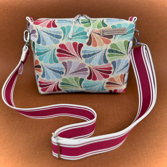 Umhängetasche "Leni"- Einzelstück Gobelin Fächer