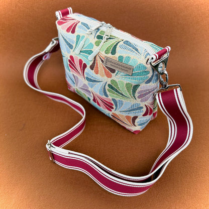 Umhängetasche "Leni"- Einzelstück Gobelin Fächer