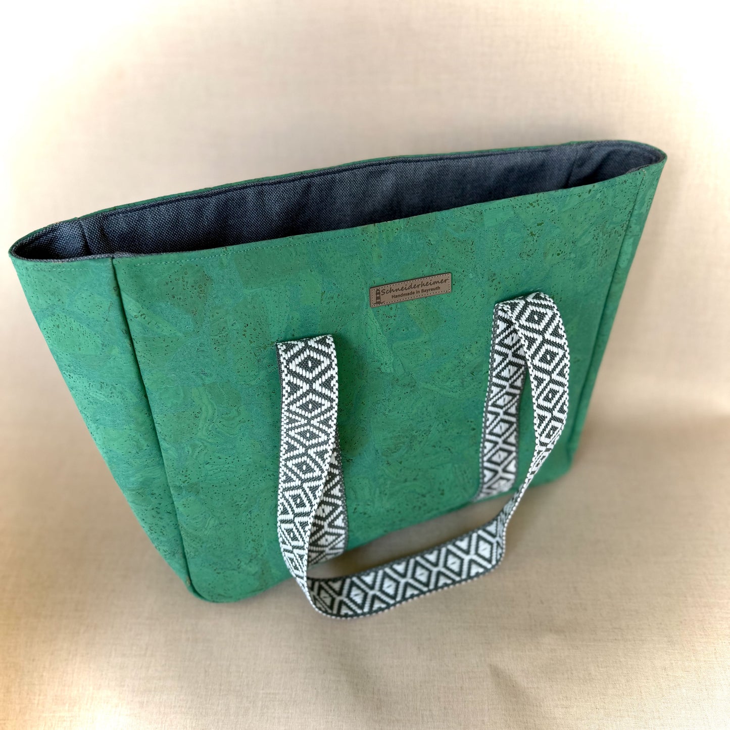 Shopper "Holly" aus Korkleder - Einzelstück Grün