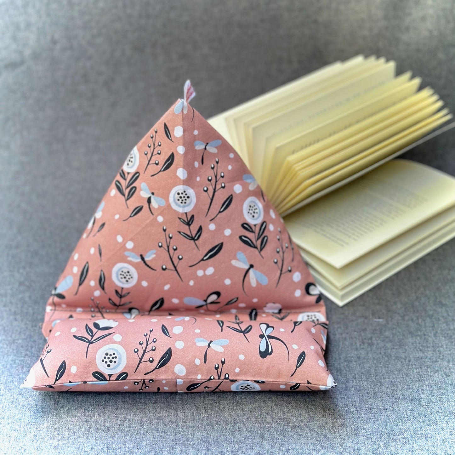 "Buchhalter" - das Lesekissen