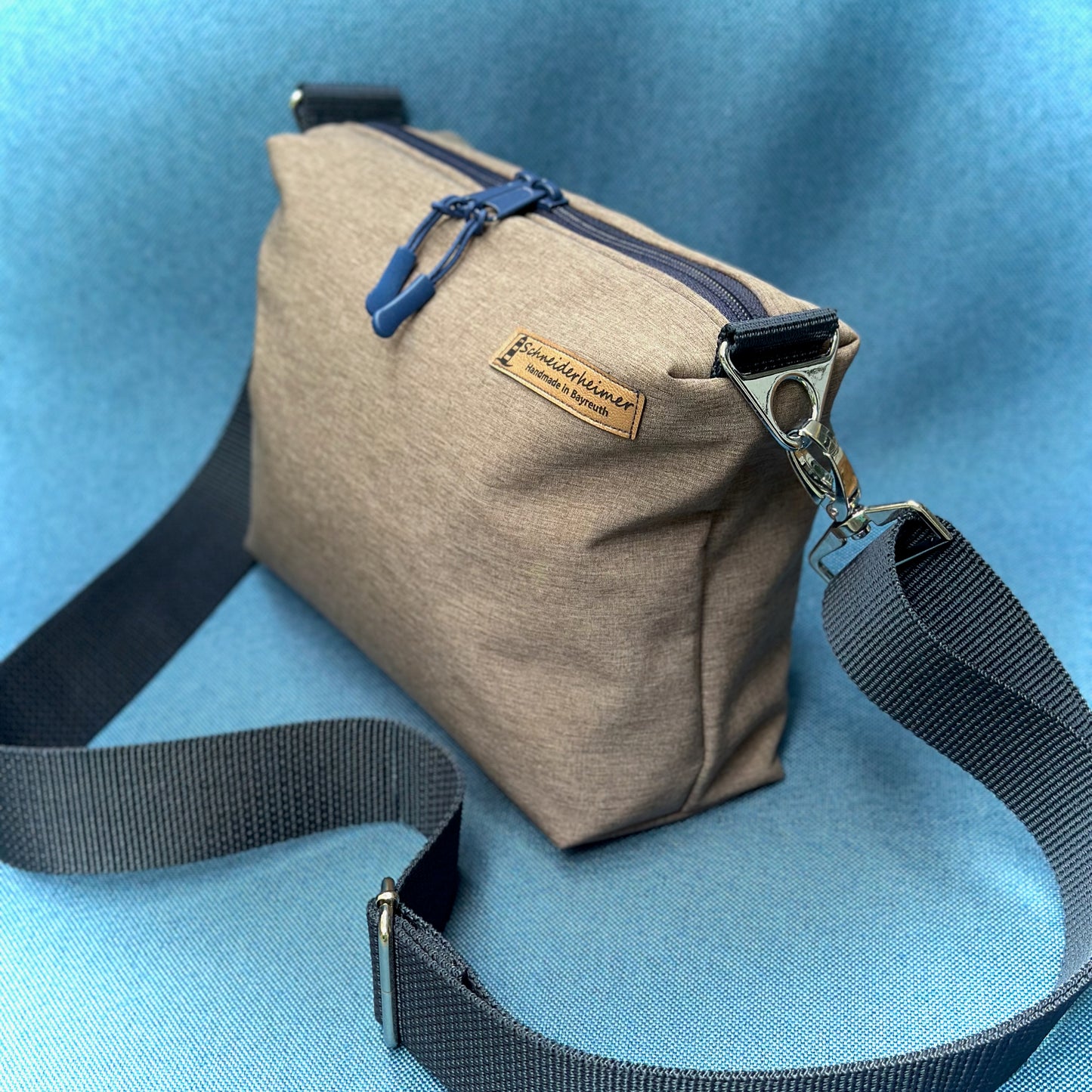 Umhängetasche "Leni" allwettertauglich- EInzelstück Uni Softshell Beige