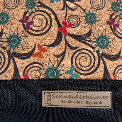 "Petra" in Kork -  Einzelstück Ranken und Schmetterlinge