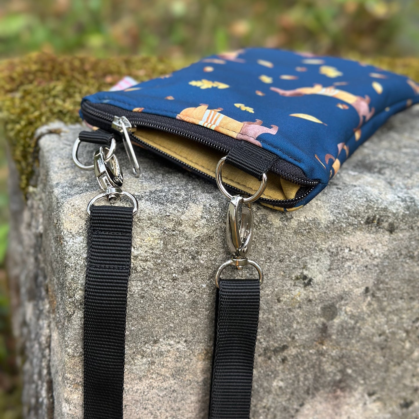 "Allwetter-Frieda" - Handytasche aus Softshell