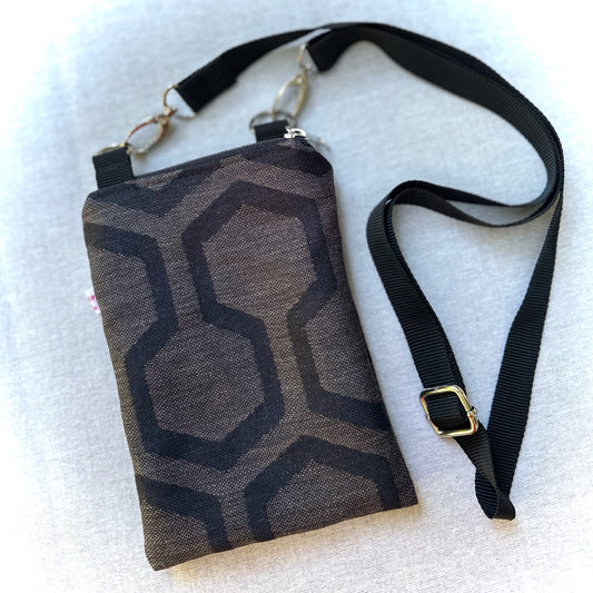 Handytasche "Frieda" - Einzelstück Gobelin Grafisch Braun