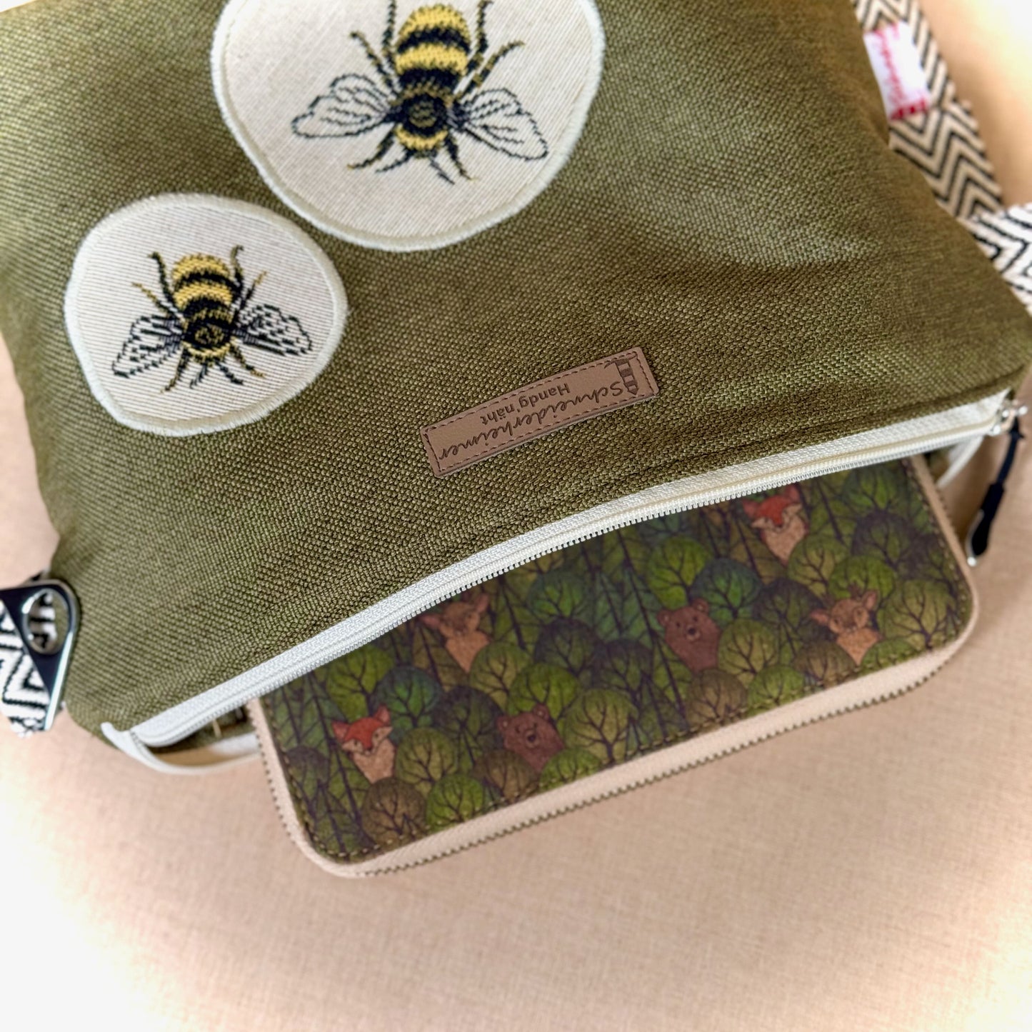 Umhängetasche "Petra"- Einzelstück Bienen