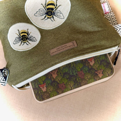 Umhängetasche "Petra"- Einzelstück Bienen