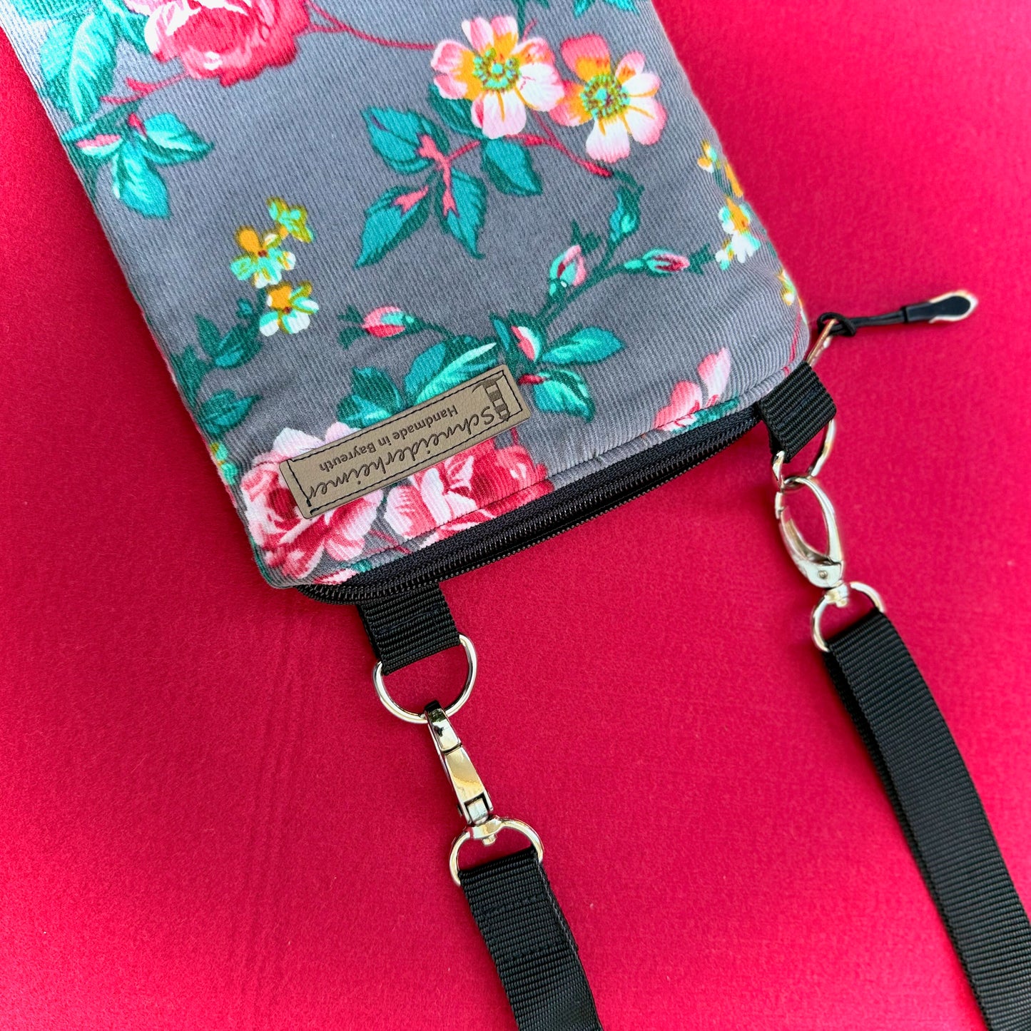 "Frieda" in Cord - Einzelstück Rosen