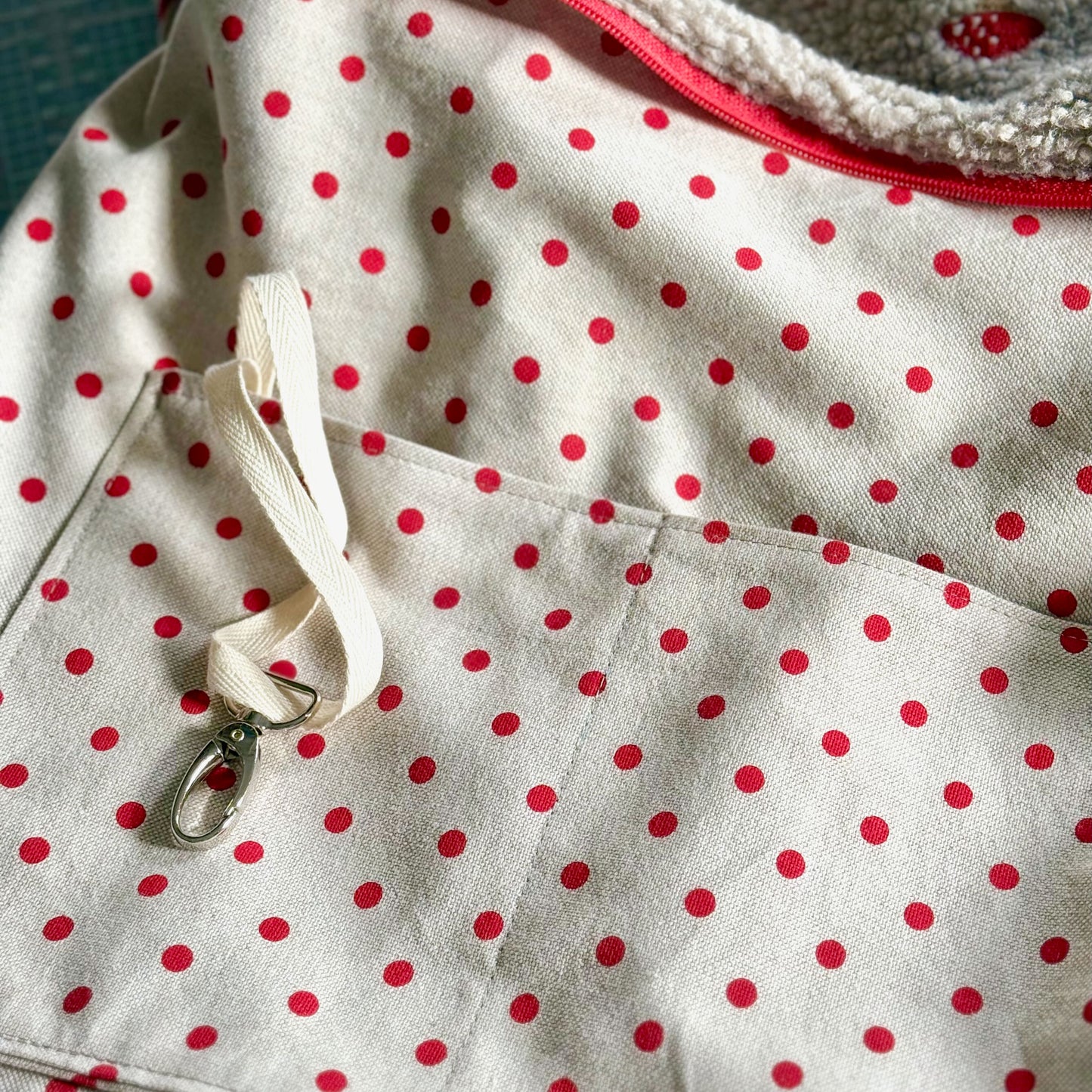 "VielKramBeutel" Boucle-Shopper - Einzelstück Fliegenpilze