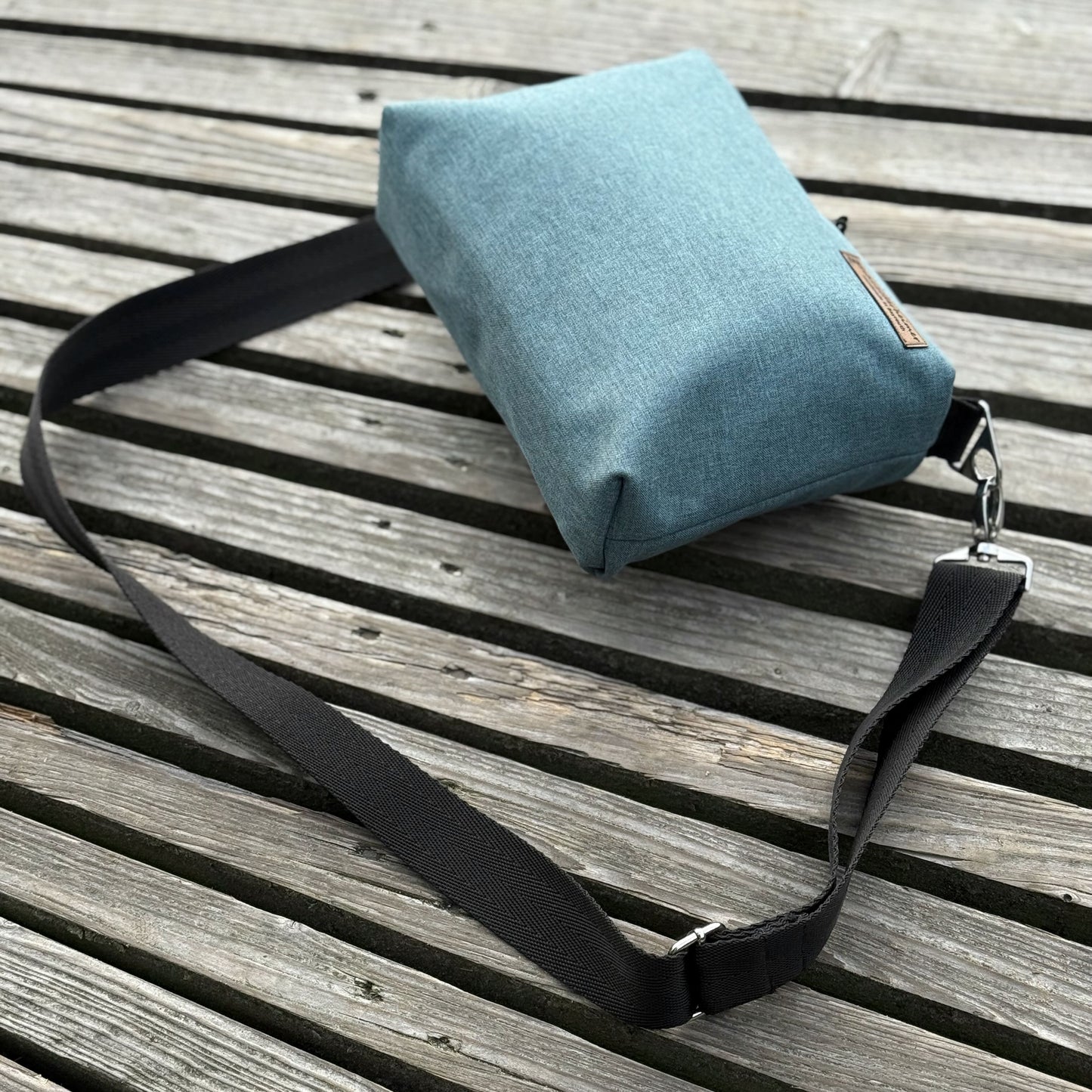 Umhängetasche "Leni" allwettertauglich- EInzelstück Uni Softshell Dunkelmint