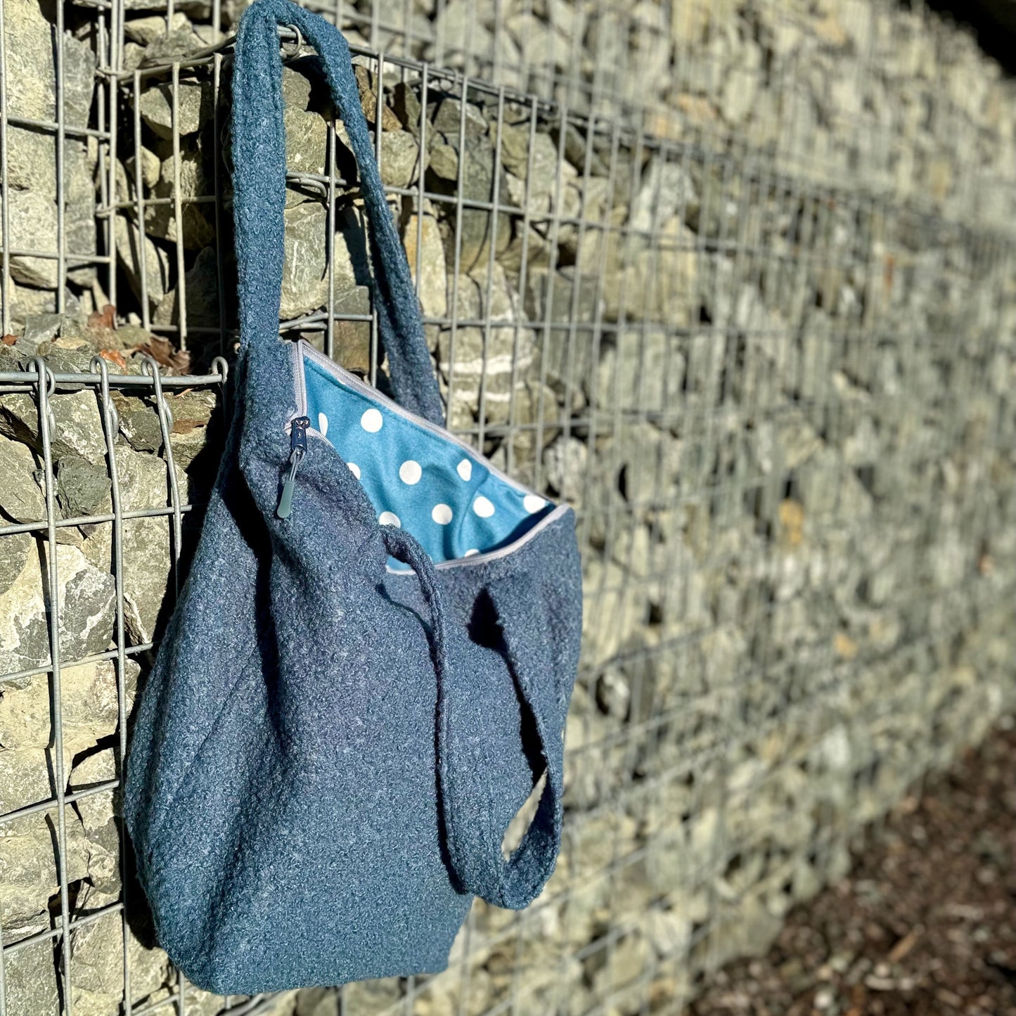 "VielKramBeutel" Boucle-Shopper - Einzelstück Taubenblau