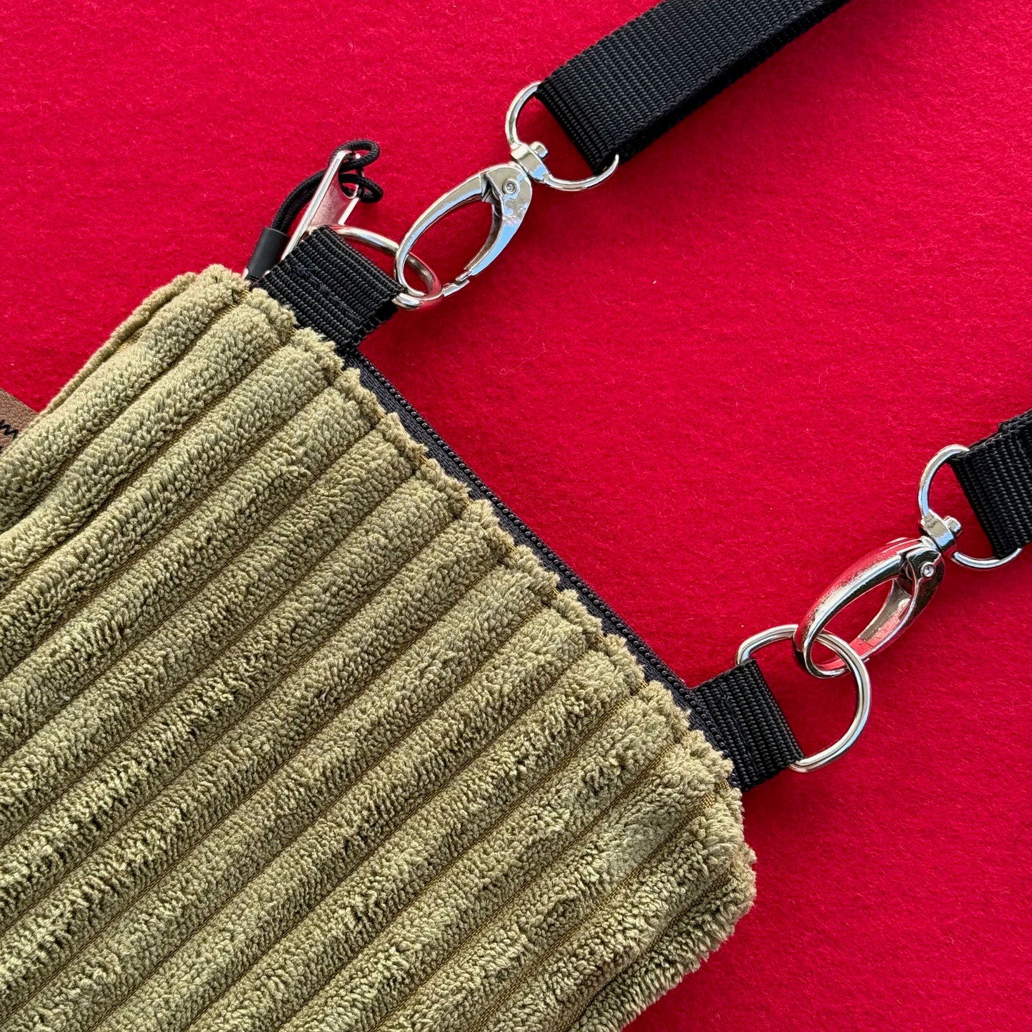 "Frieda" in Cord - Einzelstück Pistazie