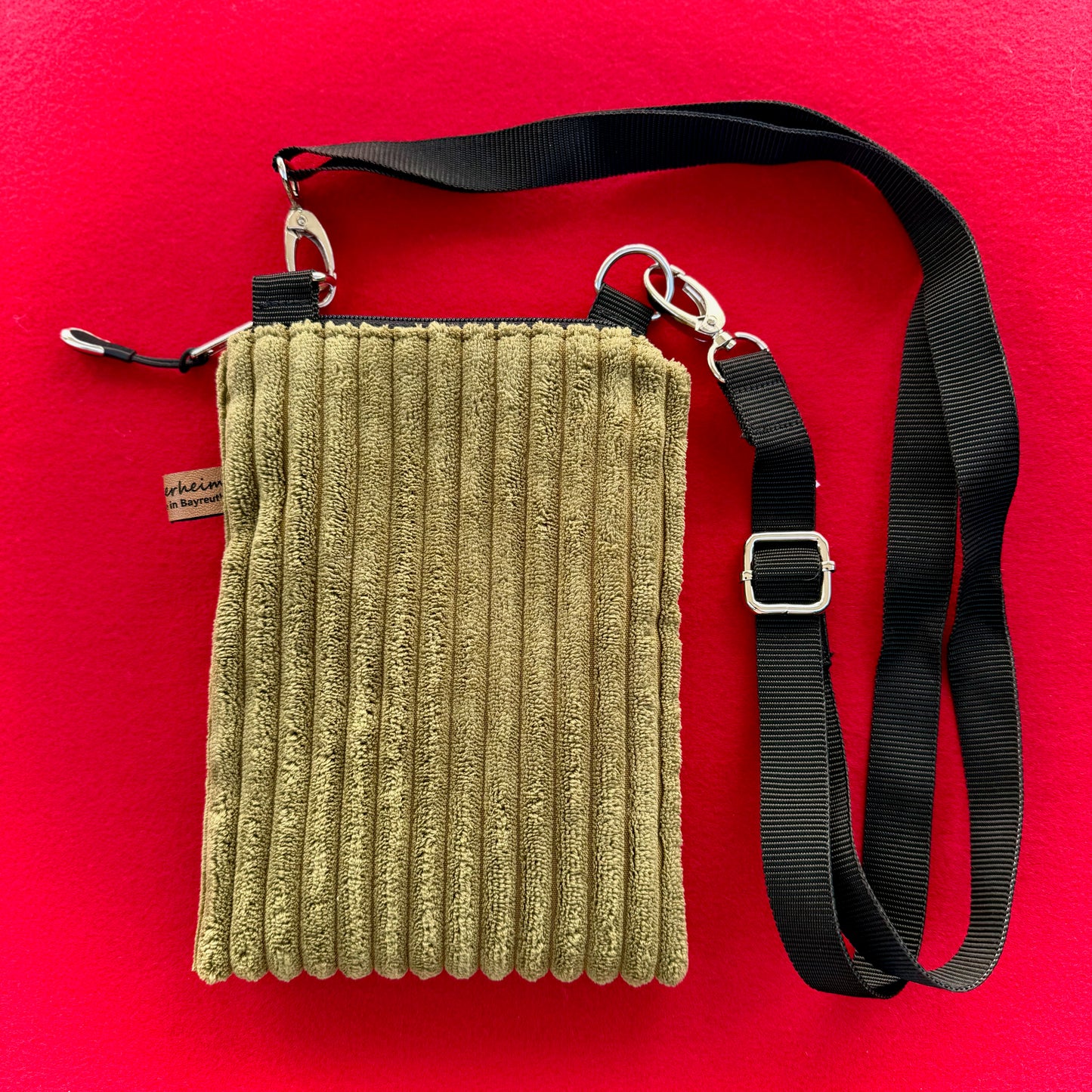 "Frieda" in Cord - Einzelstück Pistazie