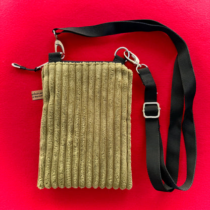 "Frieda" in Cord - Einzelstück Pistazie