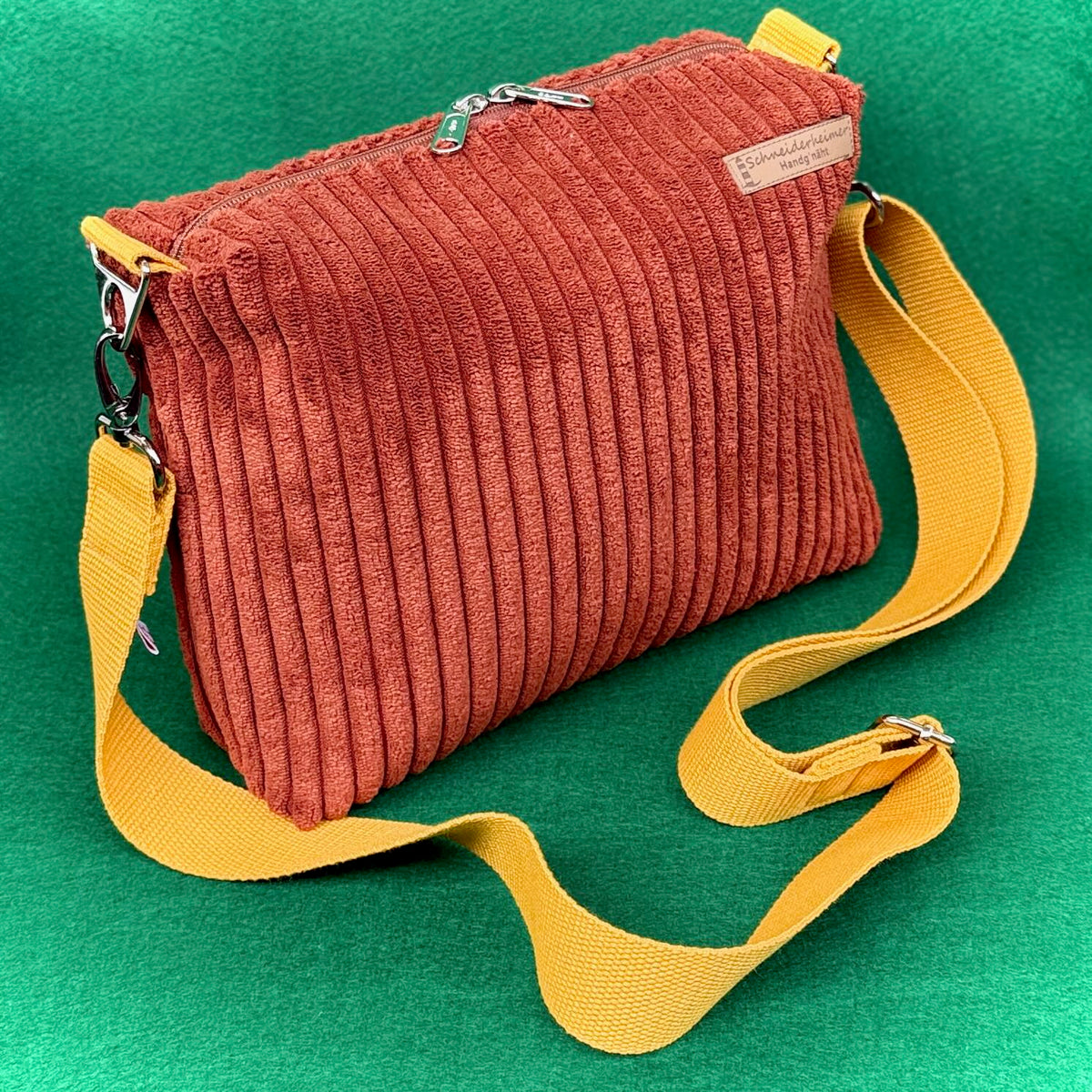 "Leni" in Cord
