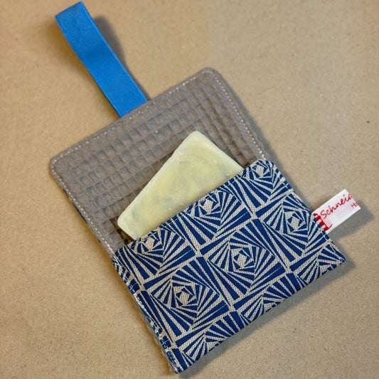 "Seifentäschchen" - Einzelstück Grafisch Türkis