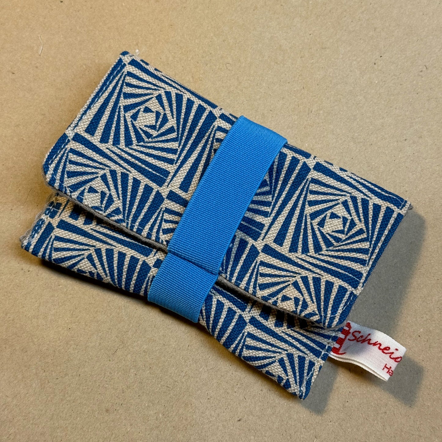 "Seifentäschchen" - Einzelstück Grafisch Türkis